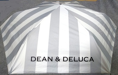 DEAN&DELUCA日傘　数量限定 ホワイト×グレーストライプ